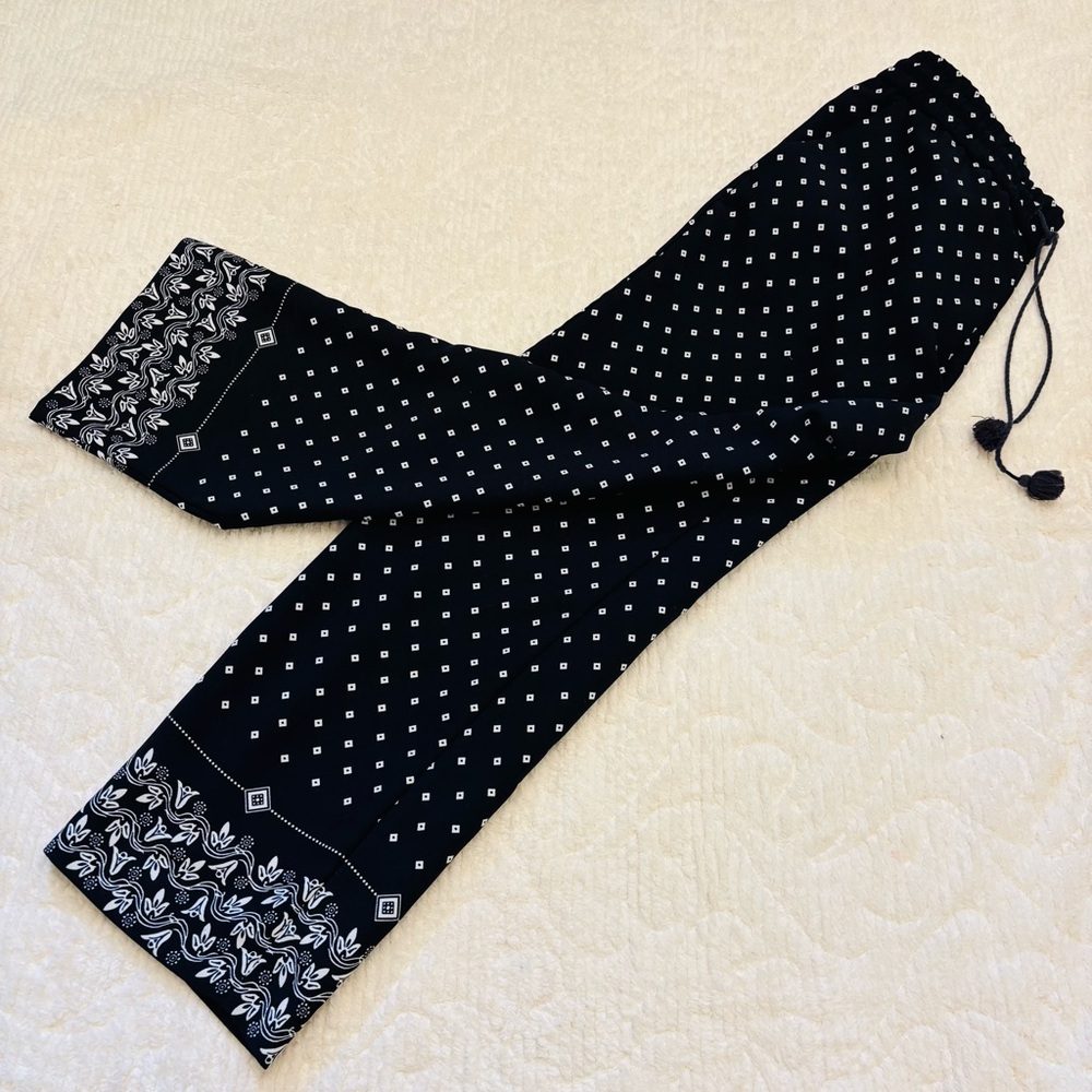 Loft Navy and White Drawstring Cropped Pant with Border Design. - Picture 3 of 9
